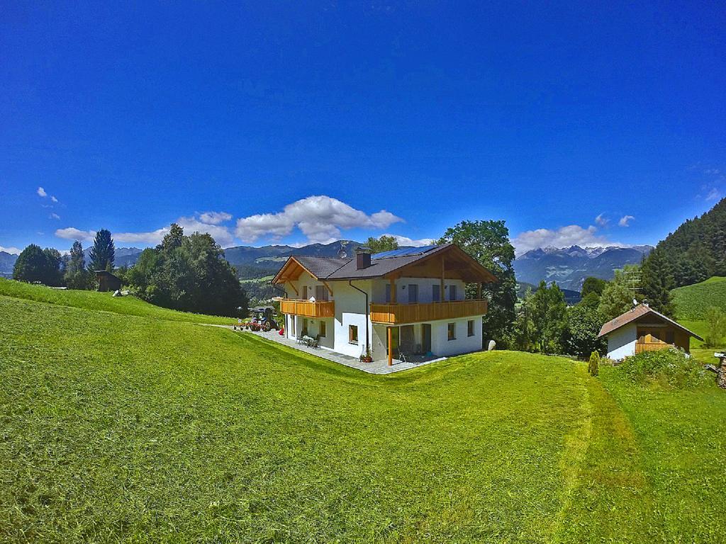 Ferienwohnungen Schlosshaeusl San Lorenzo di Sebato Exterior foto
